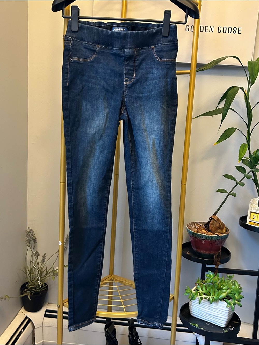 Old Navy Dark Indigo Rockstar Built-in Sculpture pull on jeggings size 2